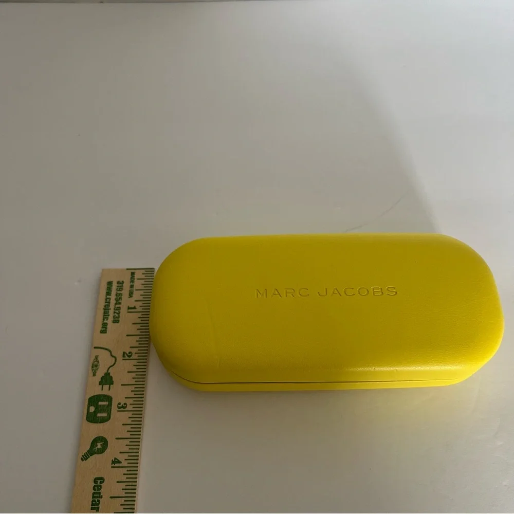 MARC JACOBS - Yellow Classic Case (lined) for‎ Glasses - Picture 4 of 6